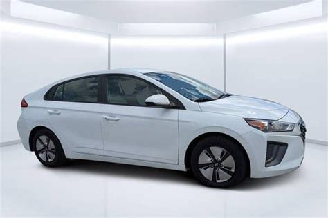 Hyundai Ioniq Hybrid Review Ratings Edmunds