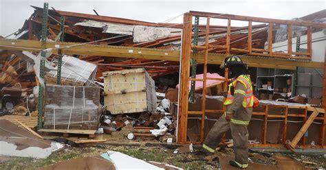 Harvey causes heavy damage small town of Rockport, Texas - CBS News