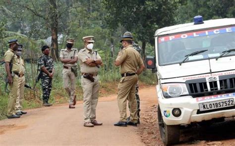 Two policemen hacked to death in Chhattisgarh's Sukma district | India News – India TV