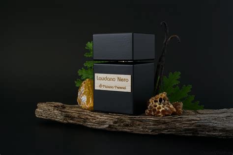 Laudano nero ı Tiziana Terenzi | Chicle&Nueces