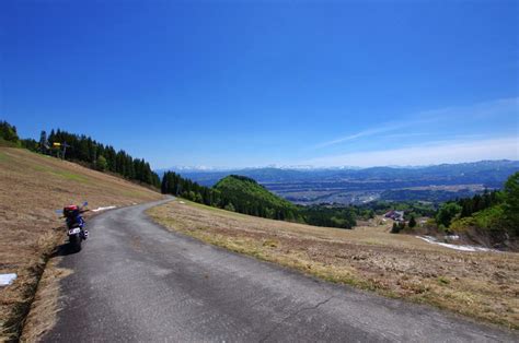 2022まとめ3 残雪と新緑の津南町展望台、山本山、笹ヶ峰、関田峠 Lodgemotiveのブログ