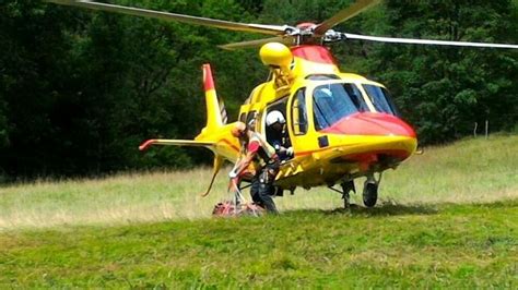 Moto Finisce Fuori Strada Due Feriti Ricoverati In Elisoccorso