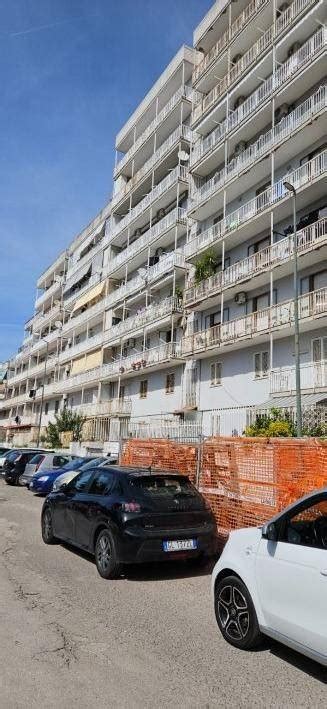 Vendita Appartamento Napoli Trilocale In Via Galileo Galilei Buono