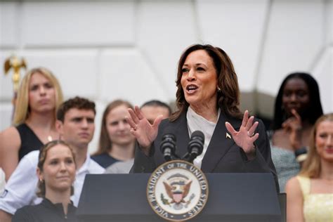 Why Some Top Democrats Hesitated On Kamala Harris Endorsements Cbc News