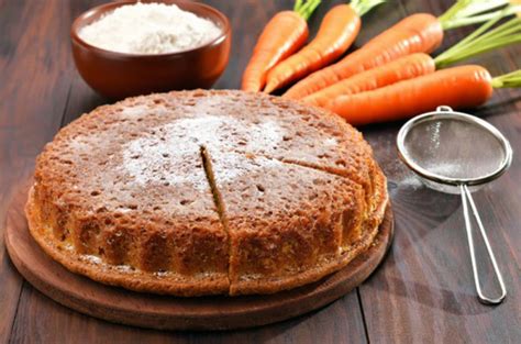 Морковный пирог, рецепты. Морковный пирог с изюмом и орехами