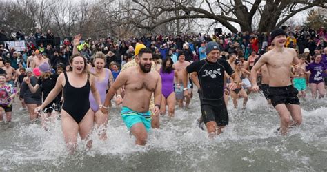 Polar Bear Dip 2024 Hundreds Of Canadians Brave Cold For New Year