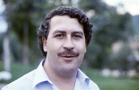 [100+] Pablo Escobar Pictures | Wallpapers.com