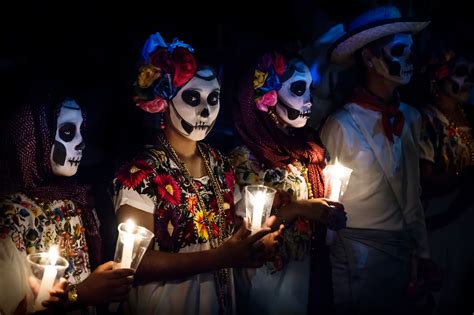 How To Host A Dia De Los Muertos Party The Bash