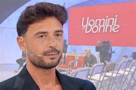 Uomini E Donne Colpo Di Scena Armando Torna Per Riconquistare La Sua