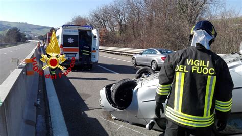 Incidente Sull Autostrada A2 Auto Contro Tir Ad Eboli Muore Militare