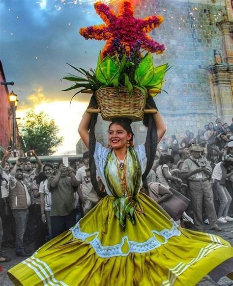 Oaxaca en México celebrando la Guelaguetza 2018 oaxaca travel