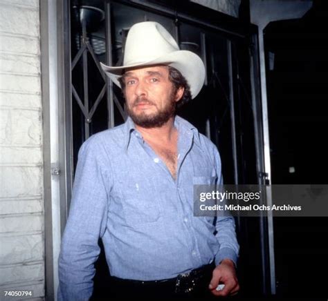 Merle Haggard 1970 Photos Et Images De Collection Getty Images