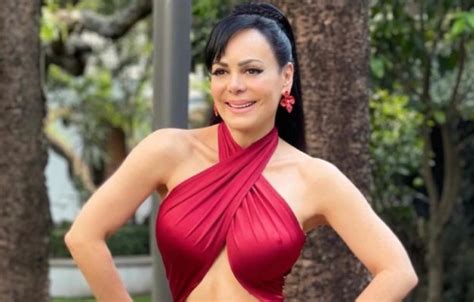 Maribel Guardia llega a los 62 años y lo presume con bikini