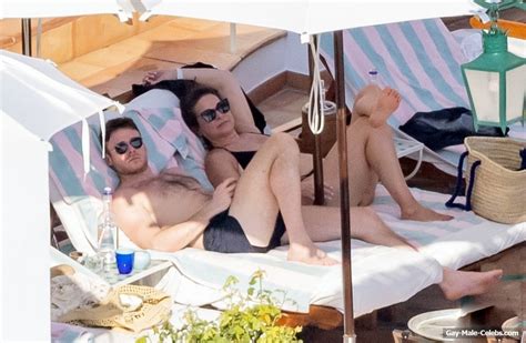 Richard Madden And Froy Gutierrez Famousmales Hot Sex Picture