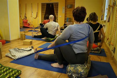 Marichyasana 1 Lyengar Yoga Restorative Yoga Poses Yoga Anatomy
