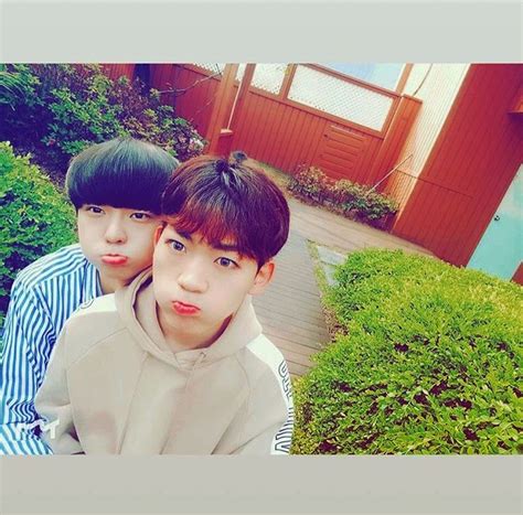 Pin by Nguyenthithuhuyen on Đam mỹ Cute gay couples Cute gay Cute korean boys