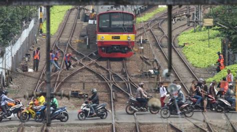 Malam Tahun Baru Krl Commuter Line Beroperasi Hingga Pukul Wib