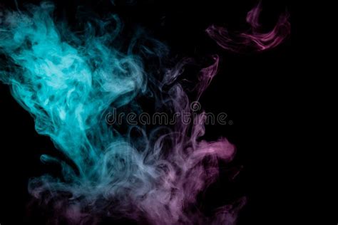 Fondo Colorato Con Le Nuvole Di Fumo Di Bobina Dai Modelli Delle Forme