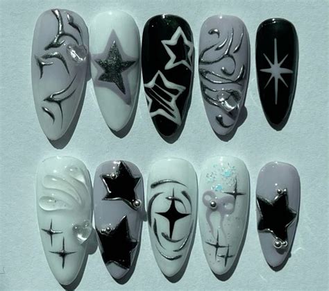 Pin By Shua On Nail Inspo Punk Nails Goth Nails Grunge Nails