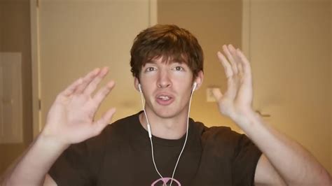 Flamingo Youtuber Is On Facebook Gaming
