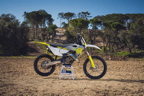 HUSQVARNA MOTORCYCLES DESVELA SU RENOVADA GAMA DE MOTOCROSS 2024