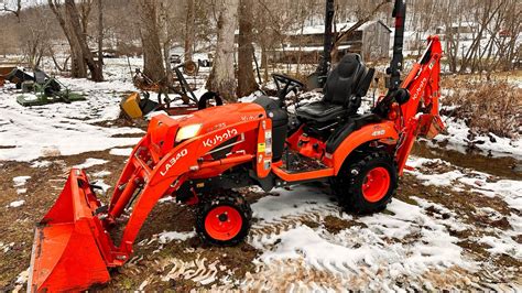 Kubota Bx S Changing From Point Hitch To Backhoe Youtube