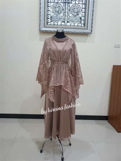 Pin Oleh Rini Kesuma Atmaja Di Kireina Fashion Gaun Kebaya Modern