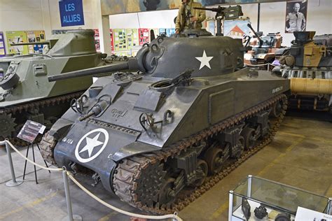 M4 75 Sherman USA W3014311 at Musée des Blindés Saumur Flickr