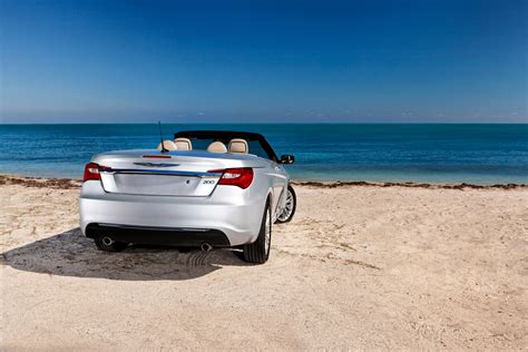 CHRYSLER 200 Convertible Specs, Performance & Photos - 2011, 2012, 2013 ...