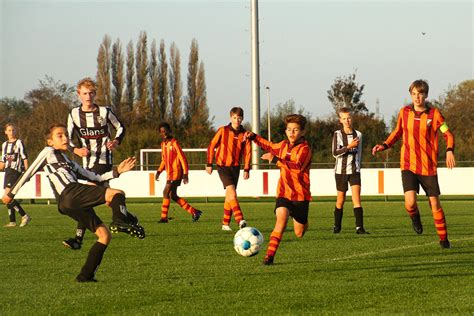 FC Zutphen JO15 6 De Hoven JO15 1 In Beeld FC Zutphen