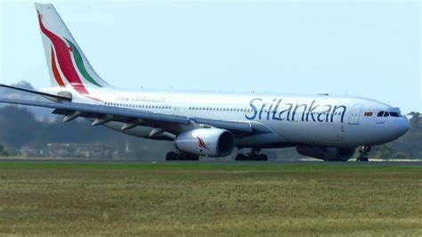 Sri Lankan Airbus A Landing At Melbourne Airport R Ala Youtube