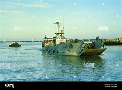 Soldiers from US 199th Light Infantry Brigade on landing boats at Vang ...