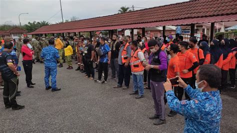 Ketepikan Perbezaan Politik Bantu Mangsa Banjir Malaysiaaktif