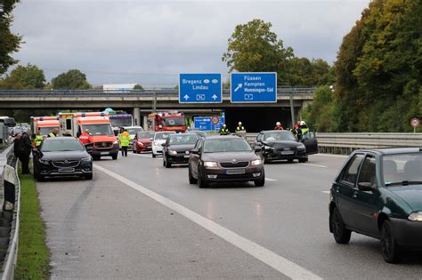 A Memmingen Drei Verletzte Bei Unfall Darunter Mutter Und Kind