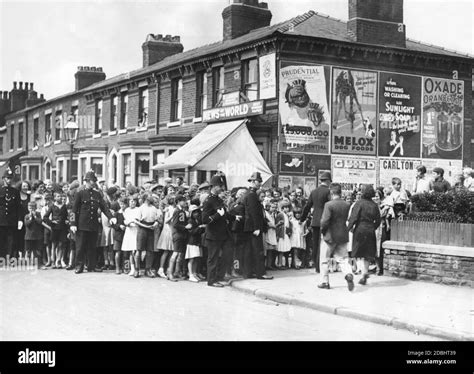 Lancashire cotton mill hi-res stock photography and images - Alamy