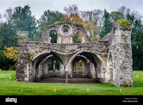 Waverley abbey farnham ruins hi-res stock photography and images - Alamy