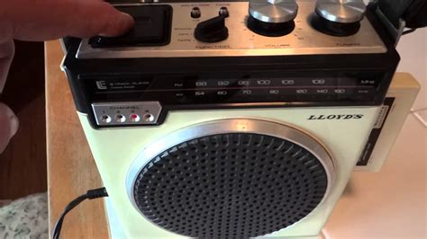 Demo Of Vintage 1970s Lloyds Portable 8 Track Player And Radio Boombox