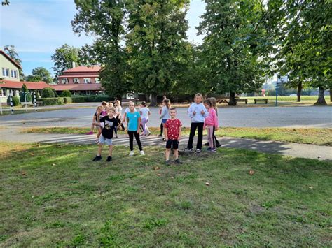 Klasa 2b uczy się nie tylko w szkolnych ławkach Szkoła Podstawowa im