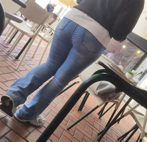Short Waitress In Tight Jeans Sexy Ass And Big Lips Oc Tight Jeans Forum