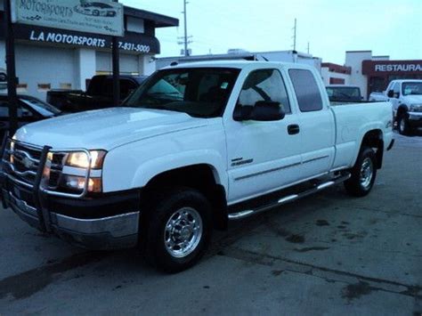 Find Used 05 Chevy Silverado 2500hd 66 Duramax Diesel 4x4 Extended Cab