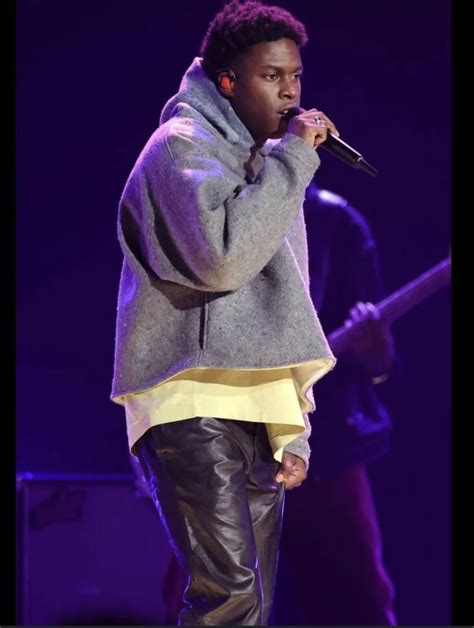 Where can I get this hoodie? : r/findfashion