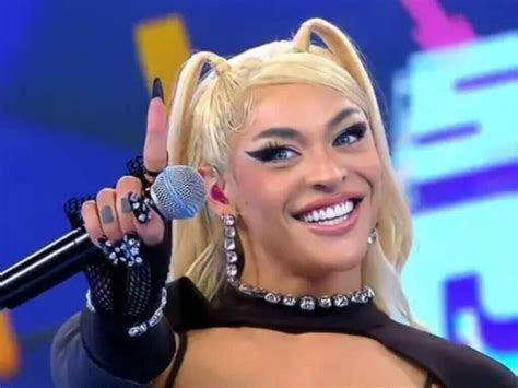 De Calcinha Pabllo Vittar Empina O Bumbum E Coleciona Elogios O Tempo