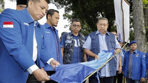 Polisi Dalami Motif Perusakan Baliho Sby Dan Bendera Demokrat Di Riau