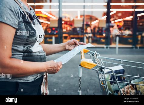 Grocery Store Receipt Hi Res Stock Photography And Images Alamy