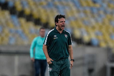 Diniz sobe o tom jogadores e vestiário do Fluminense contra o