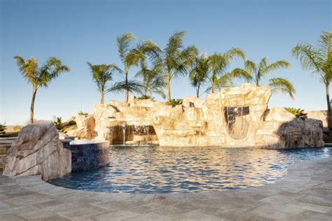 The Process Of Designing And Building A Custom Swimming Pool With A