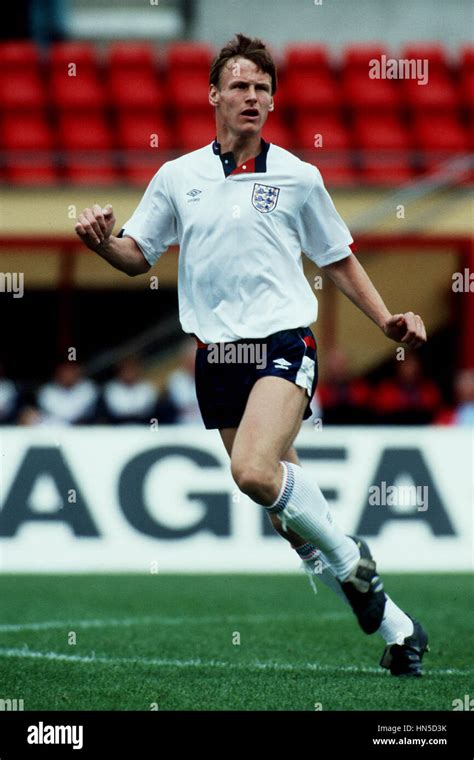 TEDDY SHERINGHAM ENGLAND U-21 01 May 1988 Stock Photo - Alamy