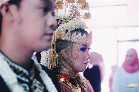 Chintika & Fauzie Wedding by Creatique Indonesia | Bridestory.com