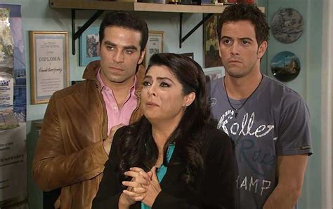 Impulsa Victoria Ruffo a su familia en Corona de Lágrimas 2