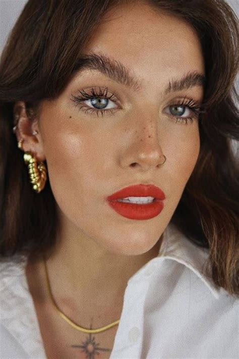 39 Failsafe Party Makeup Looks To Suit Minimalists And Maximalists